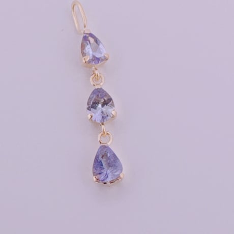 8851 K18YG 3x4 0.40ct Tanzanite 3連ペンダントトップ