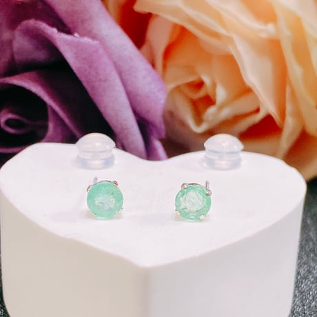 6500 PT900  0.40ct COLOMBIAN EMERALDピアス