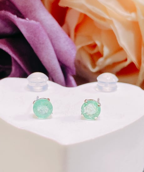 6500 PT900  0.40ct COLOMBIAN EMERALDピアス