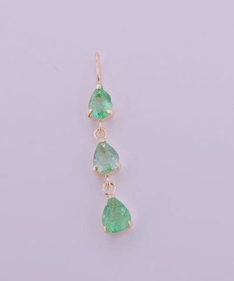 8852 K18YG 3x4 0.30ct Colombian Emerald 3連ペンダントトップ