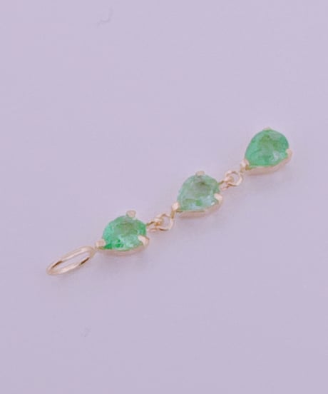 8852 K18YG 3x4 0.30ct Colombian Emerald 3連ペンダントトップ