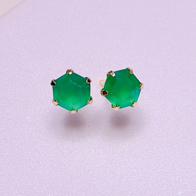 K18 　18金　グリーンオニキスOnyxアメリカンピアス K18 新緑感じる グリーンオニキス(ロングペアシェイプ)とパール