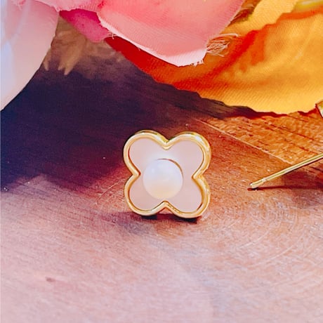 2504 ピアス