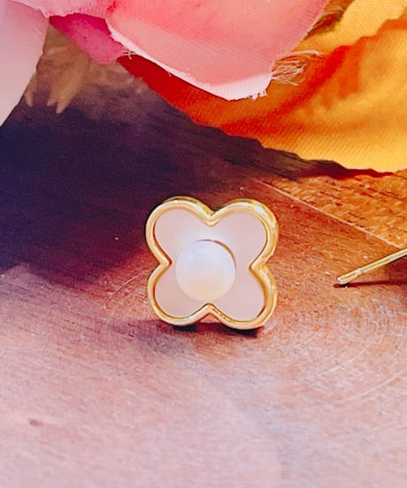2504 ピアス