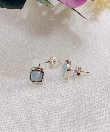 3557 アクアマリンピアス