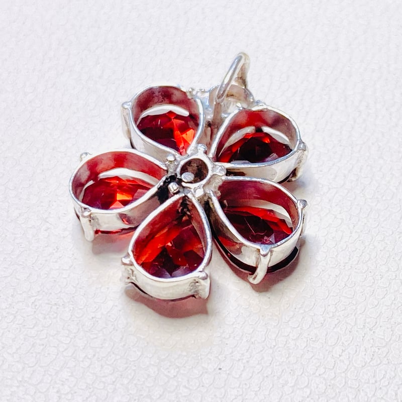 クッキー様 32100 ガーネットペンダントトップ | Naotto's shop by AI