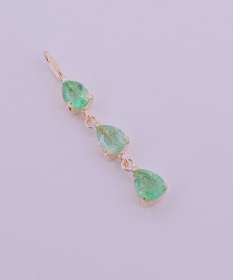 8852 K18YG 3x4 0.30ct Colombian Emerald 3連ペンダントトップ