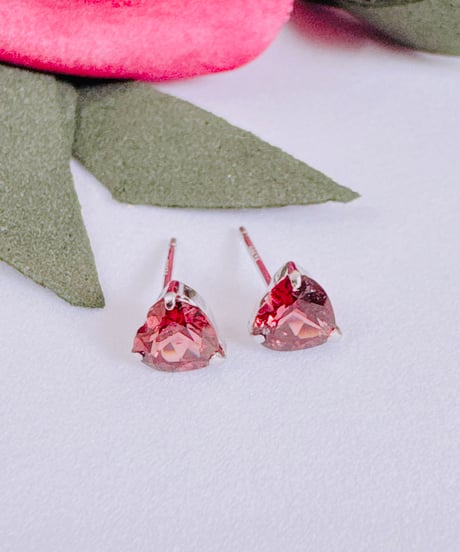 chibsuke様 6116 PT900 5mm 1.20ct ガーネットピアス