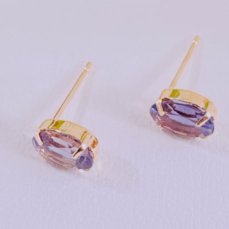 8871 K18YG 5x7 1.20ct アイオライトピアス