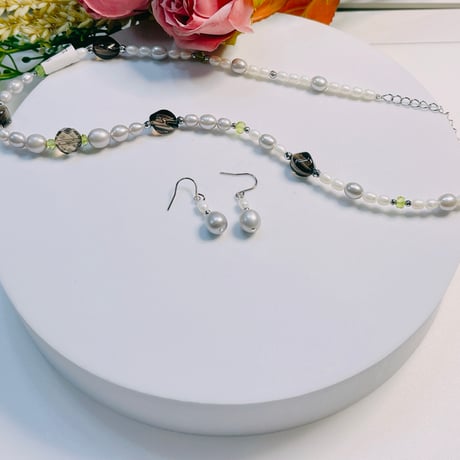 サブスク限定3682 茶水晶/ペリドット/ヘマタイト ネックレス、ピアスセット