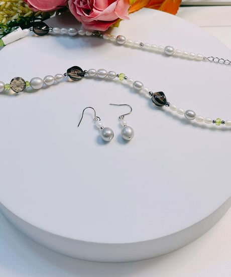 サブスク限定3682 茶水晶/ペリドット/ヘマタイト ネックレス、ピアスセット