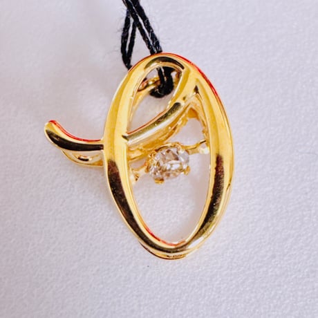 5934 K18YG イニシャルO ダンシングダイヤモンド0.05ct