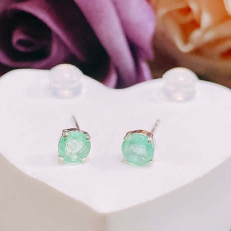 6500 PT900  0.40ct COLOMBIAN EMERALDピアス