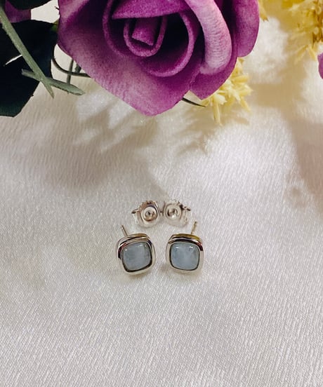 3557 アクアマリンピアス