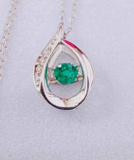 Panda様 6114 PT900 エメラルド0.04ct/ダイヤモンド0.01ctダンシングネックレス