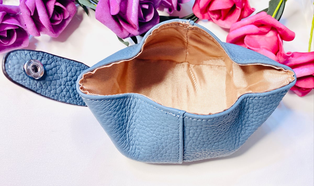 32023 くすみブルー本革ポーチ | Naotto's shop by AIKAWA PLA