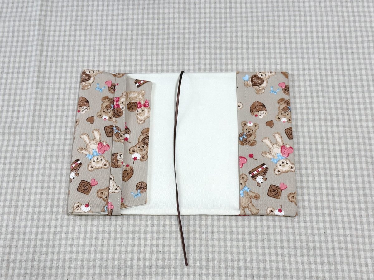ブックカバー・単行本サイズ・くまとスイーツ | Nunokichi＊Handmade