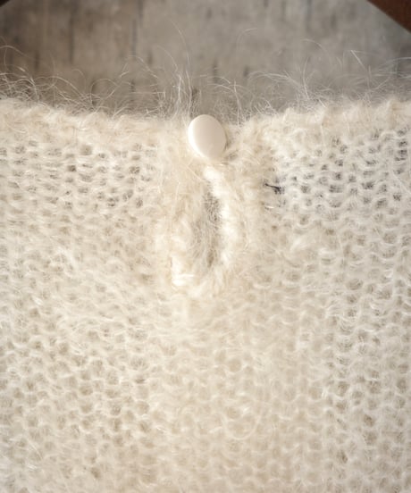 VTG jihoi shiny mohair shoulder puff knit top