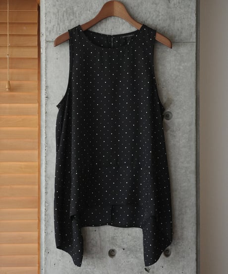 2000s Banana Republic dot sleeveless top