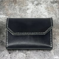 姫路レザー芯通し黒色ミドルトラッカーウォレット/ステッチ白色 姫路レザー芯通し黒色ミドルトラッカーウォレット/ステッチ白色