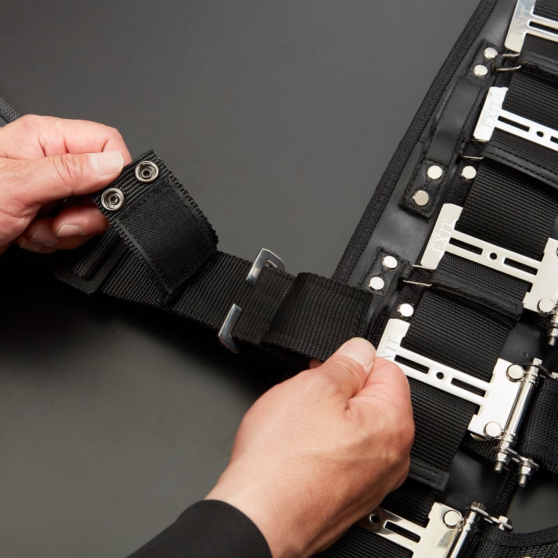 【手動タイムセール】ダグラス CP24SW ショルダーパッド（SMALL) ダグラス ショルダーパッド CP 24SW｜アメフト用品専門店 QB