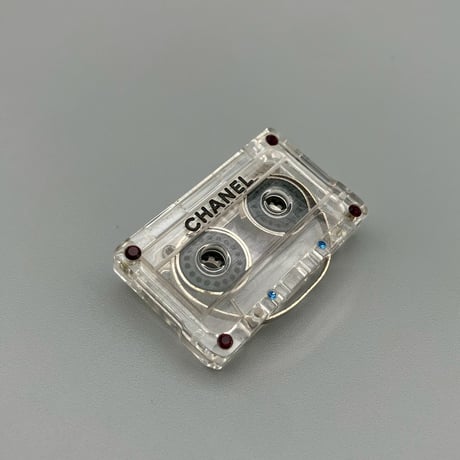 CHANEL (シャネル) ヴィンテージ カセットテープ ロゴ ブローチ