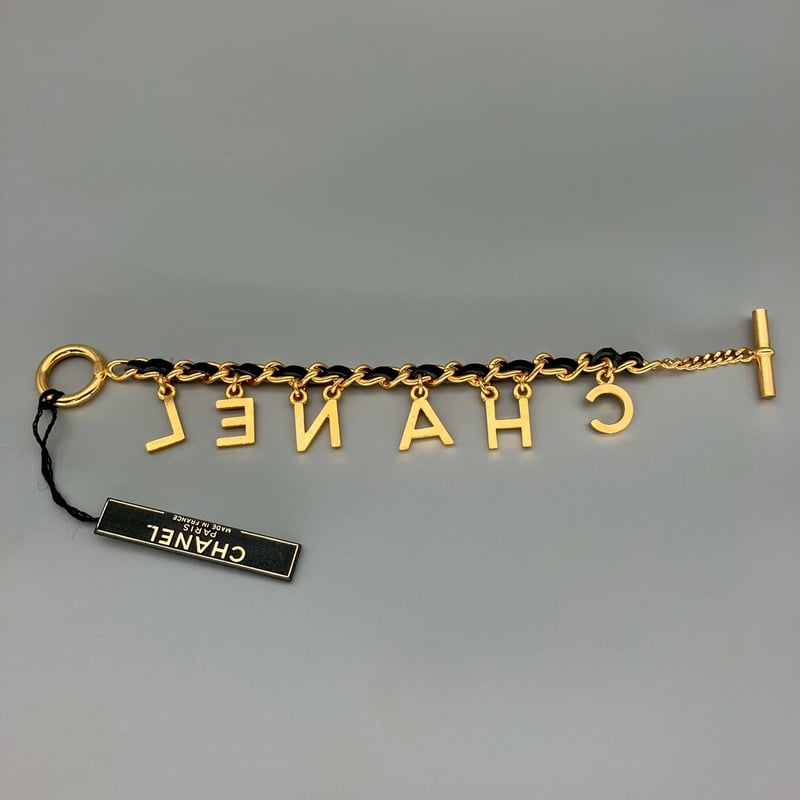 CHANEL (シャネル) ヴィンテージ ロゴ レザー ブレスレット | Cattleya