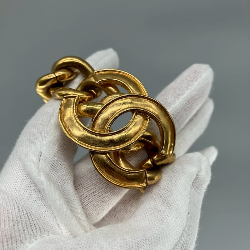 CHANEL ヴィンテージロゴくり抜きブレスレット CHANEL ヴィンテージロゴくり抜きブレスレット CHANEL ヴィンテージ