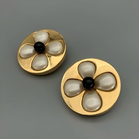 CHANEL (シャネル) ヴィンテージ パール フラワー ラウンド イヤリング