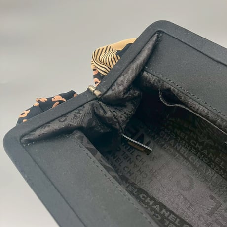 CHANEL (シャネル) ヴィンテージ カメリア フラワー ココマーク がま口 シルク クラッチバッグ ハンドバッグ