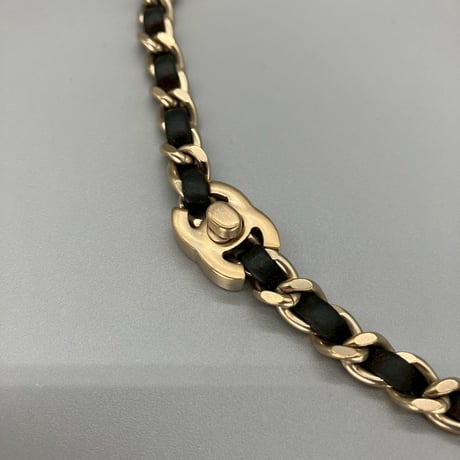 CHANEL (シャネル) ヴィンテージ ココマーク ターンロック レザー ネックレス チョーカー