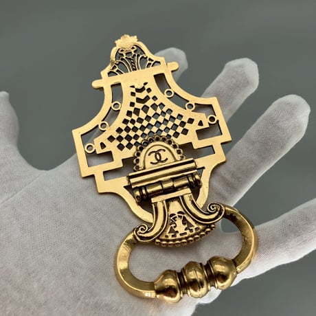 CHANEL (シャネル) ヴィンテージ ドアノックモチーフ ココマーク 大振り ブローチ
