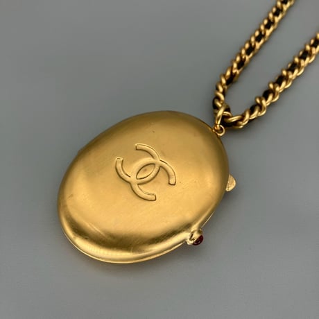 CHANEL (シャネル) ヴィンテージ ロケットペンダント グリポア カラーストーン ココマーク レザーチェーン ネックレス