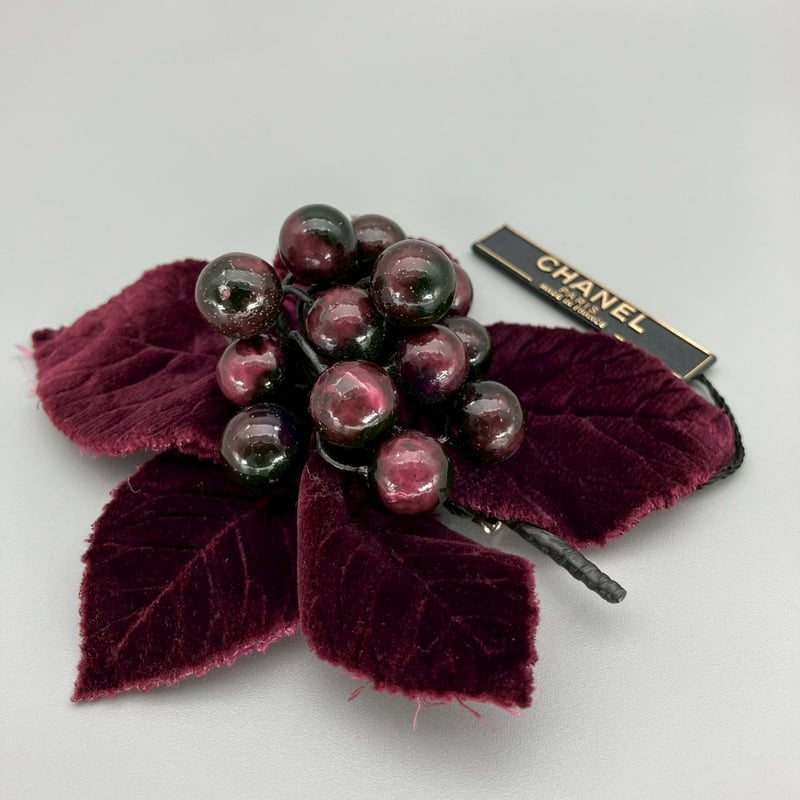 CHANEL (シャネル) ヴィンテージ スエード リーフモチーフ CHANEL (シャネル) ヴィンテージ スエード リーフモチーフ