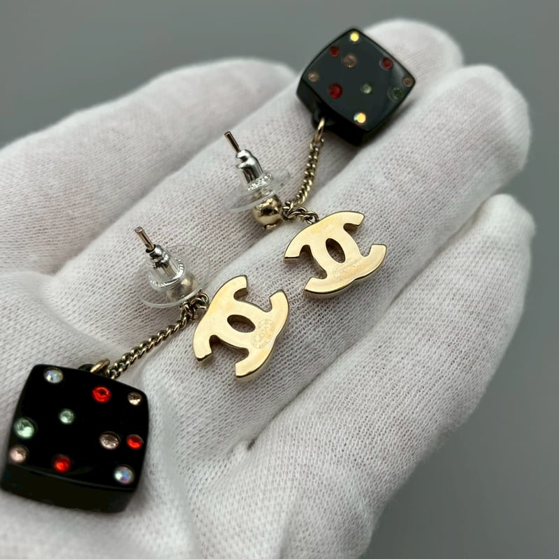 Chanel ピアス　ヴィンテージ CHANEL】シャネル ヴィンテージ ロゴ ピアス CCマーク (CHANEL