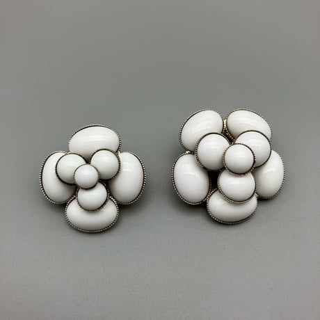 CHANEL (シャネル) ヴィンテージ カメリア フラワー アシンメトリー イヤリング