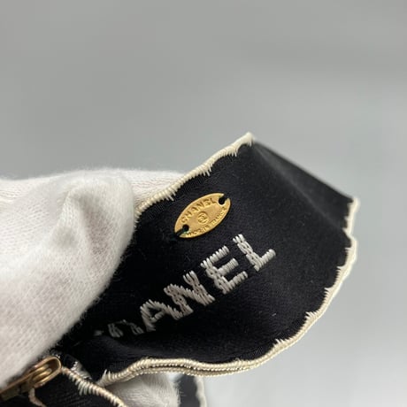 CHANEL (シャネル) ヴィンテージ リボン ロゴ ブローチ