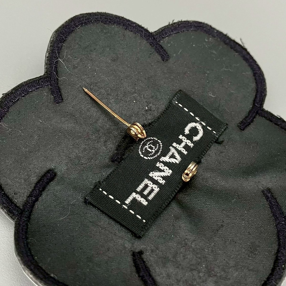 CHANEL シャネル カメリア ブローチ ココマーク ロゴ ヴィンテージ CHANEL (シャネル) ヴィンテージ カメリア ココマーク ブローチ