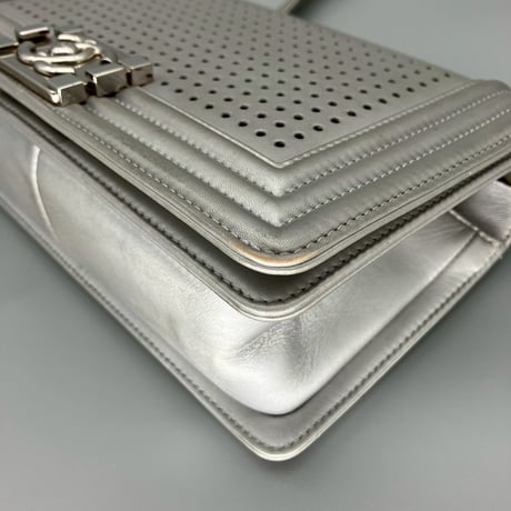 CHANEL (シャネル) 2017 プレタポルテコレクション LED レインボー ココマーク ショルダーバッグ