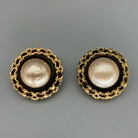 CHANEL (シャネル) ヴィンテージ パール レザー ラウンド イヤリング