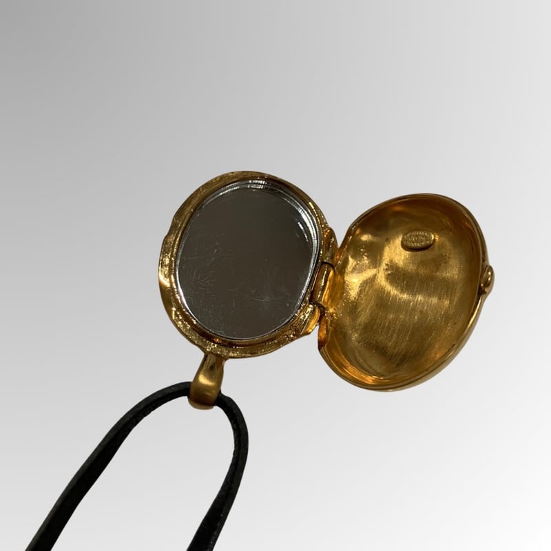 CHANEL シャネル　ヴィンテージネコペンダント CHANEL Vintage Cat Necklace - Iconic Luxury Jewelry