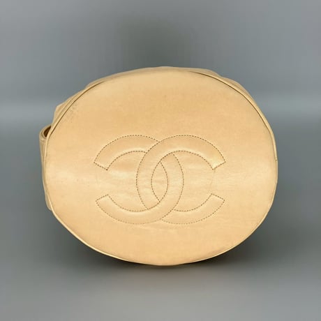 CHANEL (シャネル) ヴィンテージ ラムスキン ココマーク ベージュ 巾着 ハンドバッグ