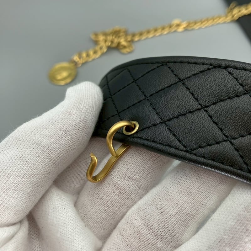 ヴィンテージChanel 黒 レザー ベルト チェーン付き CHANEL (シャネル) ヴィンテージ マトラッセ チェーン ベルト