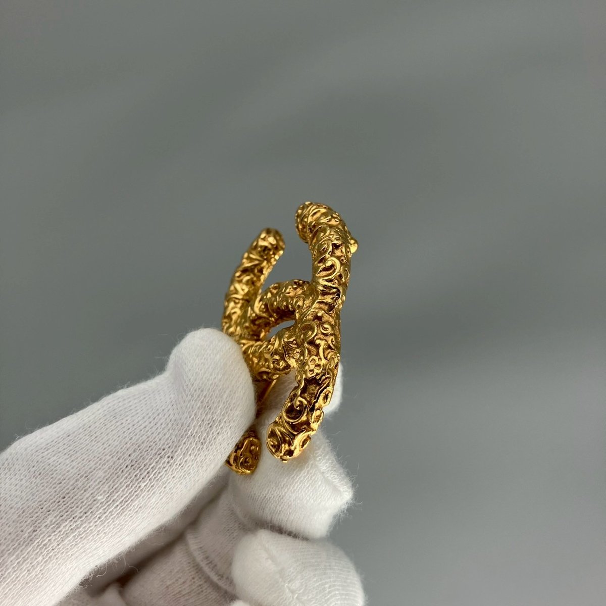 CHANEL (シャネル) ヴィンテージ ココマーク 溶岩 ブローチ | Cattleya