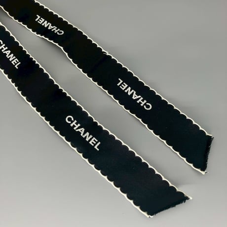 CHANEL (シャネル) ヴィンテージ リボン ロゴ ブローチ