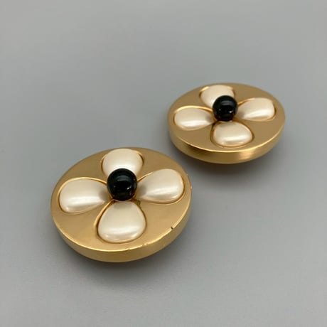 CHANEL (シャネル) ヴィンテージ パール フラワー ラウンド イヤリング