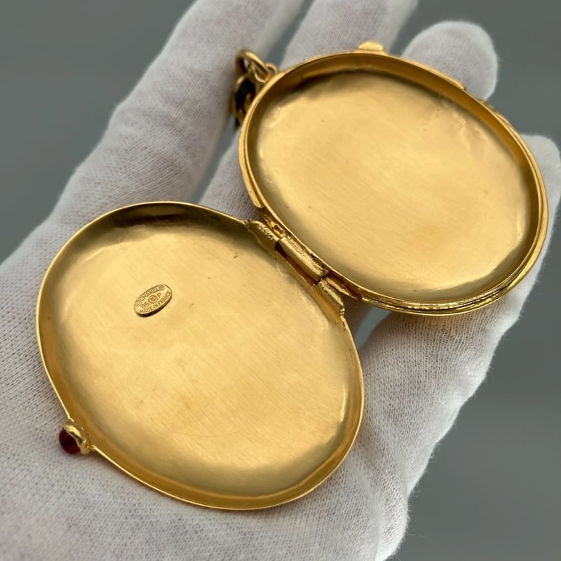 CHANEL (シャネル) ヴィンテージ ロケットペンダント グリポア カラー