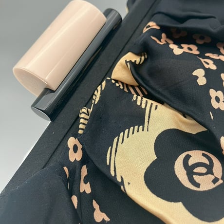 CHANEL (シャネル) ヴィンテージ カメリア フラワー ココマーク がま口 シルク クラッチバッグ ハンドバッグ