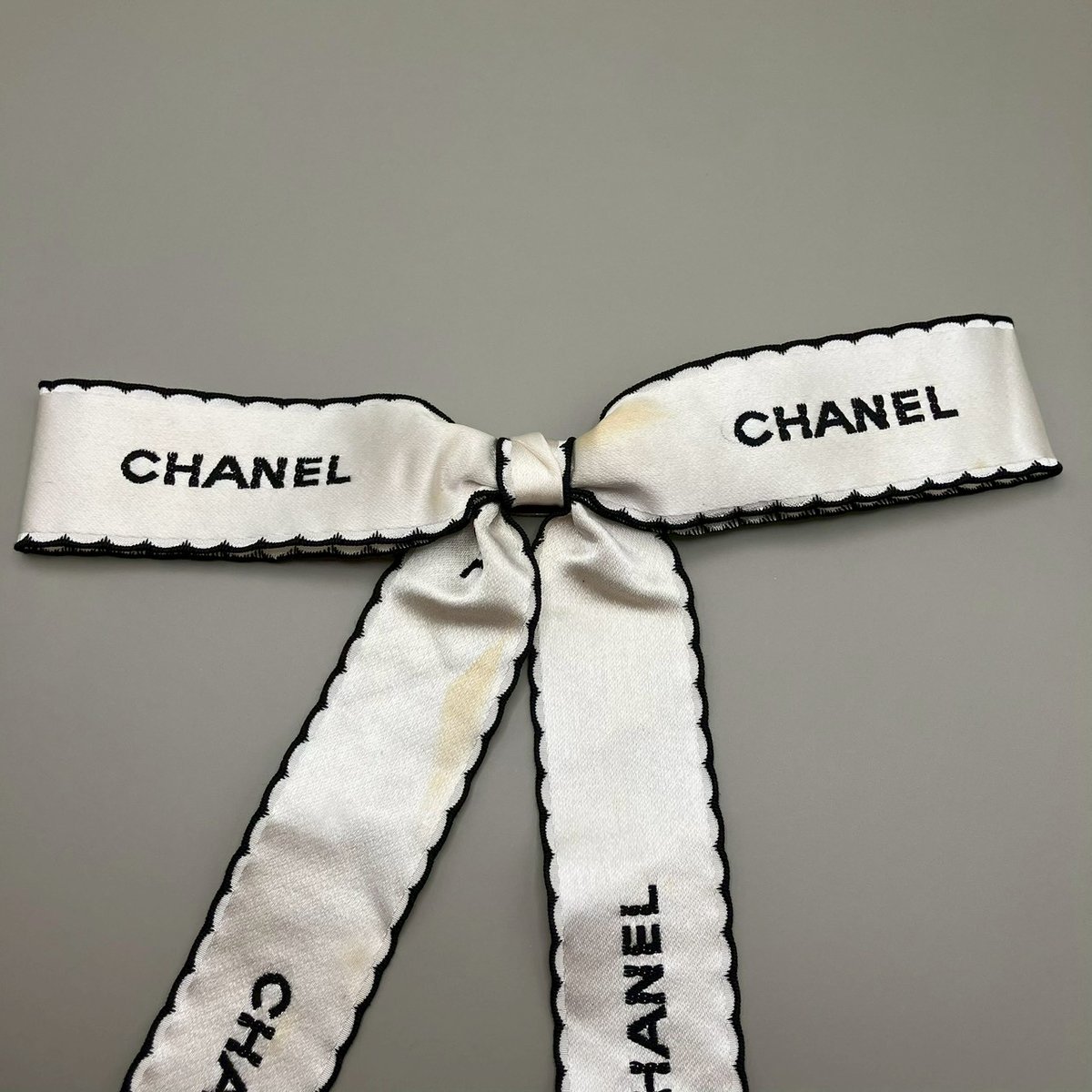 CHANEL (シャネル) ヴィンテージ リボン ロゴ ブローチ | Cattleya Vin
