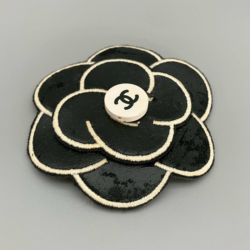 シャネル☆ココマーク　カメリア　ロゴコサージュ　ブローチ　チュール　ヴィンテージ CHANEL (シャネル) ヴィンテージ ココマーク カメリア ブローチ